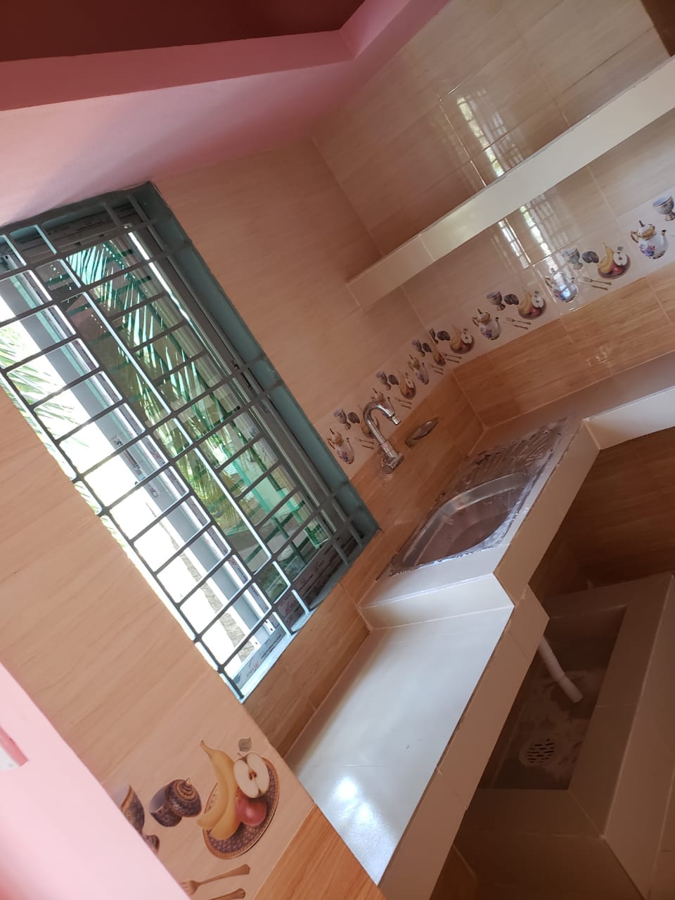 ছয় তলা নতুন বিল্ডিং এর তৃতীয় তলায় আলো বাতাস সম্পন্ন ফ্ল্যাট (ফ্যামিলি) ভাড়া দেওয়া হইবে।