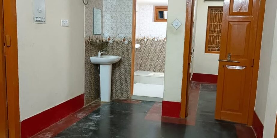 বাসা ভাড়া দেওয়া হবে চলতি/ জানুয়ারি মাস থেকে ।কয়েকজন ছাত্র মিলে পুরো ফ্লাট ভাড়া নিতে পারবেন