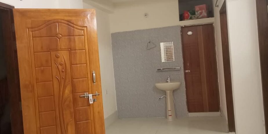 ৩য় তলায় ফ্লাট ভাড়া হবে -(ফ্যামেলি বাসা) জানুয়ারী মাস থেকে